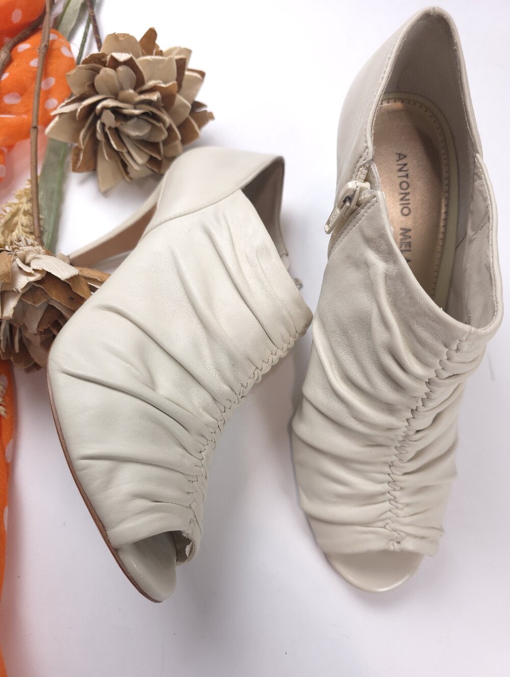 Antonio Melani Women's Cream Ruched Peep-Toe 3½ in Heels Sz 7
